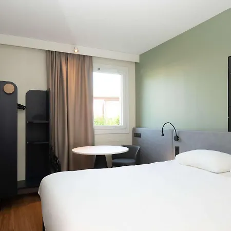 Ibis Reims Hotel 3*