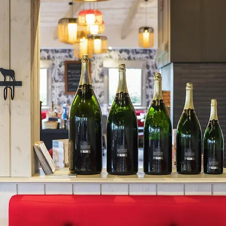 兰斯蒂恩奎克斯宜必思酒店 酒店