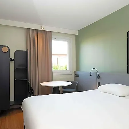 Ibis Reims Hotel Tinqueux
