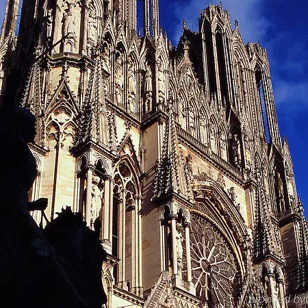 兰斯蒂恩奎克斯宜必思酒店 酒店