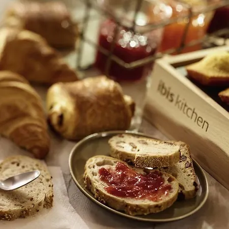 兰斯蒂恩奎克斯宜必思酒店 3* 蒂恩奎克斯