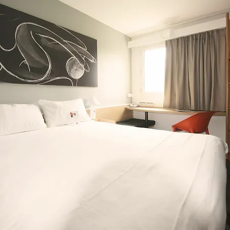 Ibis Reims Hotell 3*